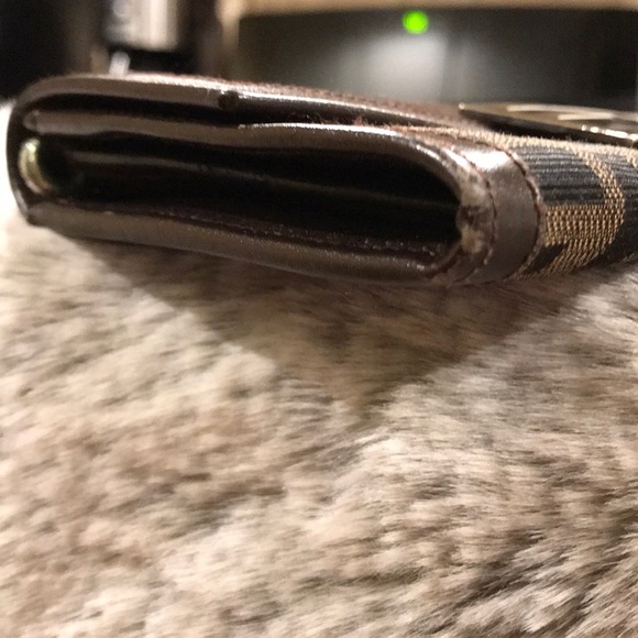 Authentic Fendi Zucca wallet - Picture 6 of 12